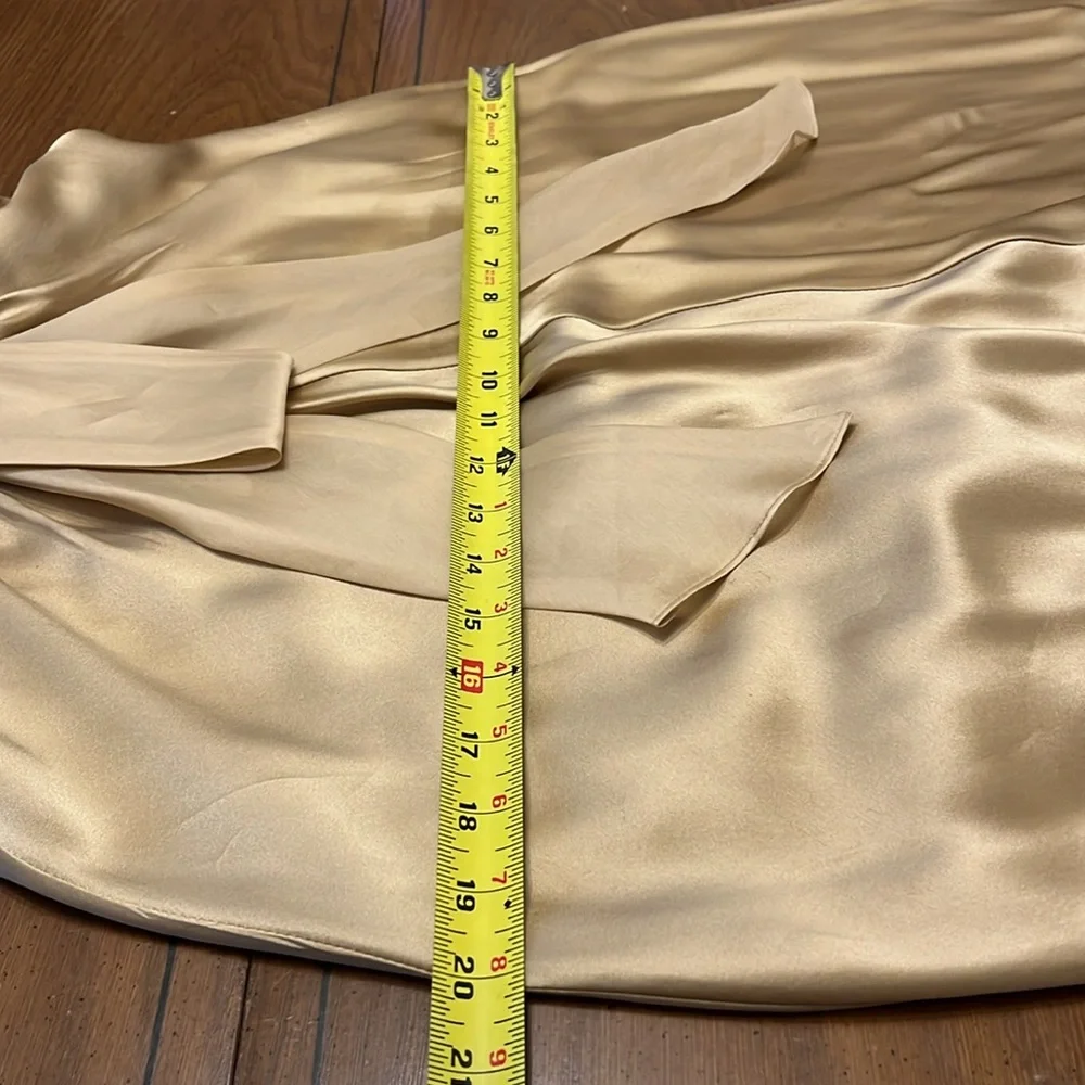 COPY - Gold Glamour Prom Dress with Elegant Design - Picture 10 of 16